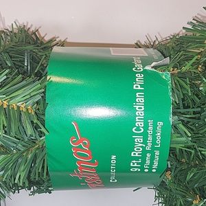 NWOT 9ft. Royal Canadian Pine Garland